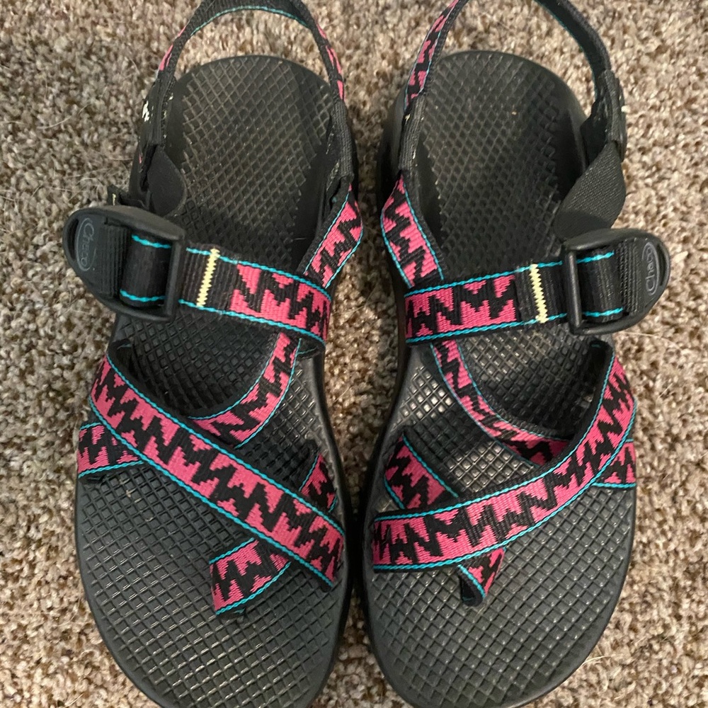 WOMENS CHACOS SIZE 7